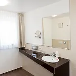 Komforthotel Butjadinger Tor 4*