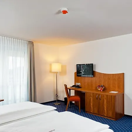 Komforthotel Butjadinger Tor Hotel 4*