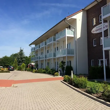호텔 Komforthotel Butjadinger Tor 4*