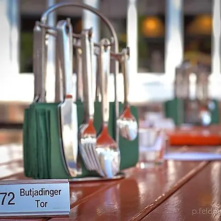 Hotel Komforthotel Butjadinger Tor 4*