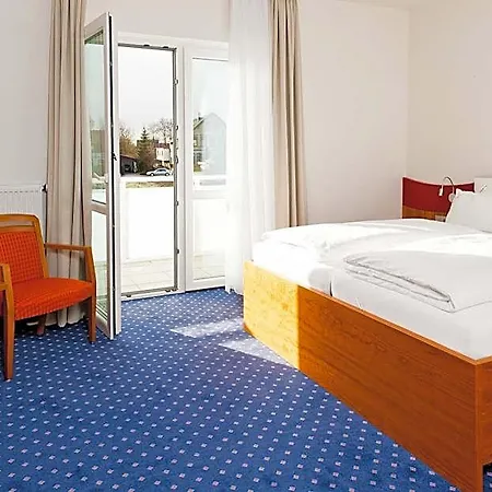Hotel Komforthotel Butjadinger Tor 4*